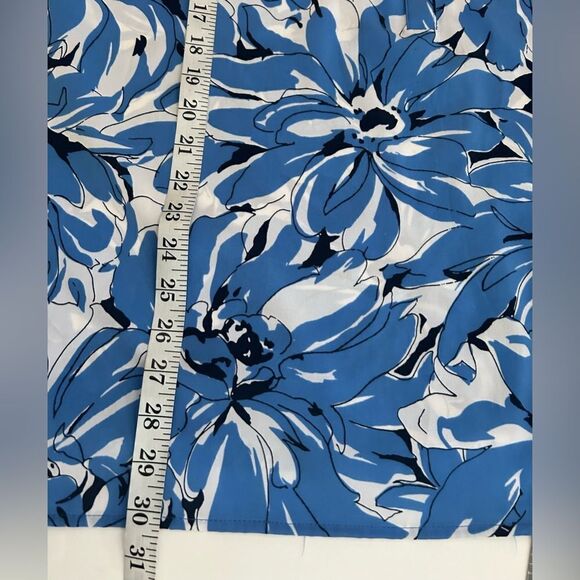 Catherines Women's Blue White Floral Timeless Short Sleeve Blouse Size 3X - Picture 9 of 9